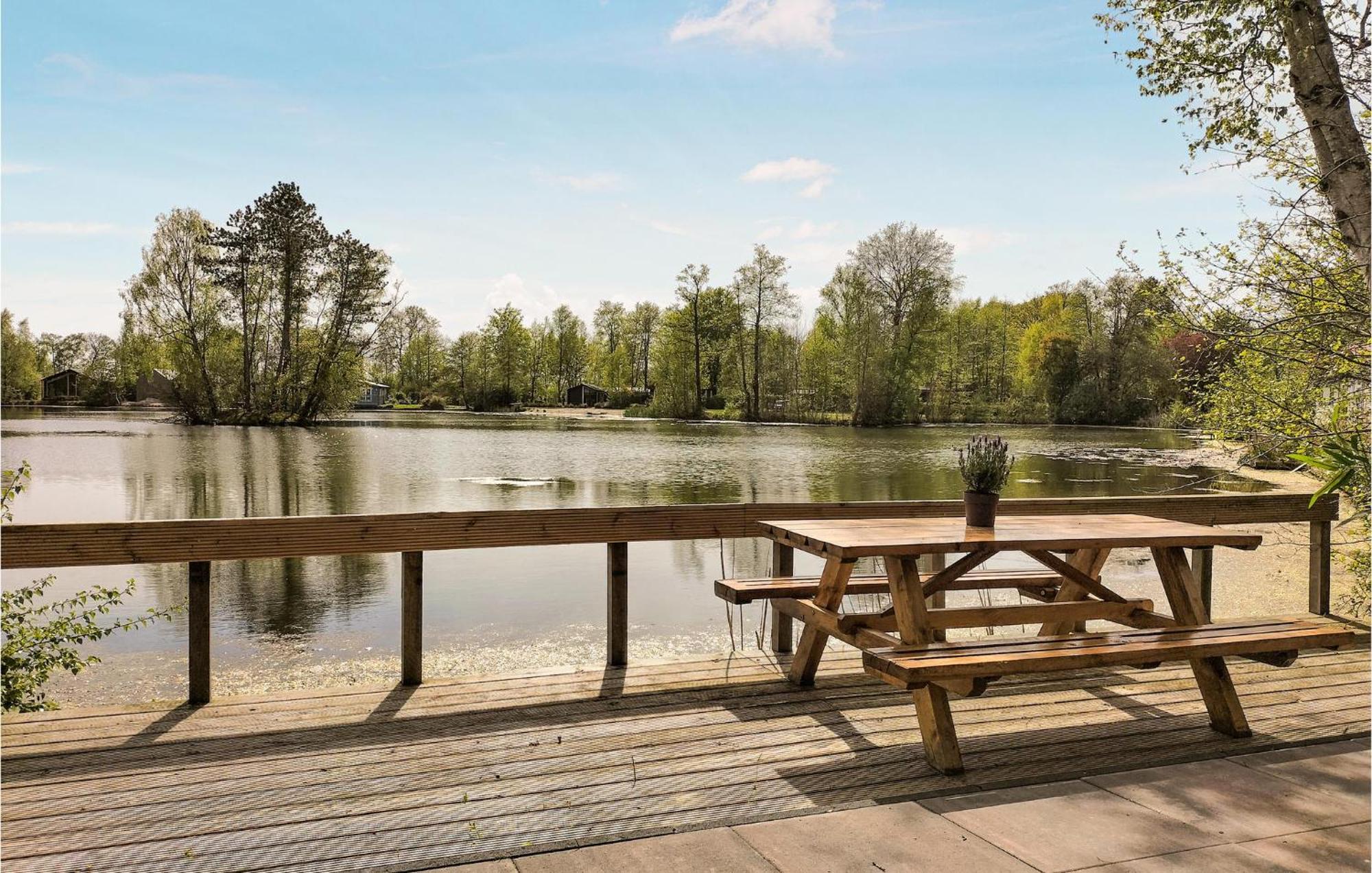 Cozy Home In Oosterwolde With Sauna エクステリア 写真